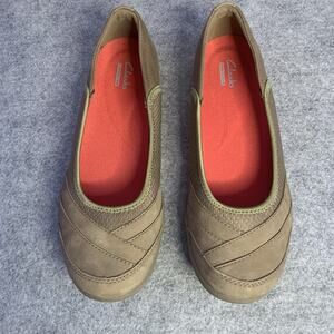 NWT Clarks Tan Suede Flats, Womens 9M, Slip On Ballet Flats With Athletic Sole